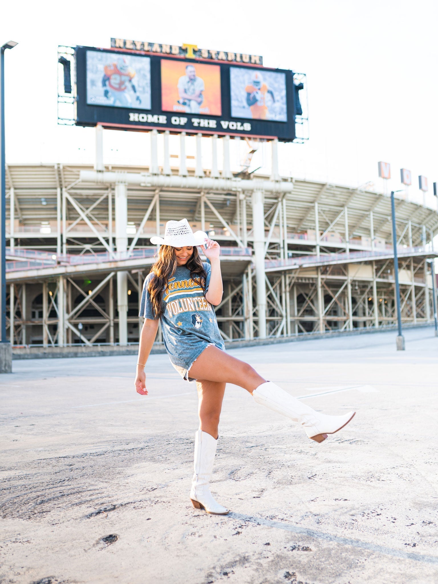 Tennessee Volunteers Here to Play Oversized Crewneck Tee